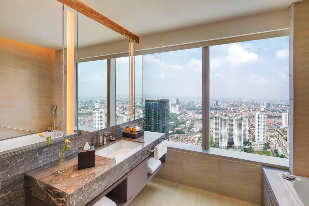 Parkroyal Serviced Suites Jakarta Bagian luar foto